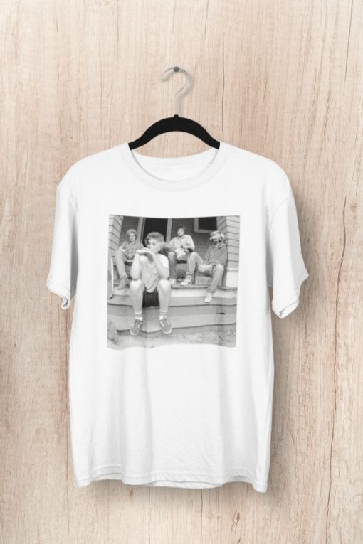Golden Girls Funny Meme Unisex T-Shirt – Hanging Out Old School Black And White Squad Shirt