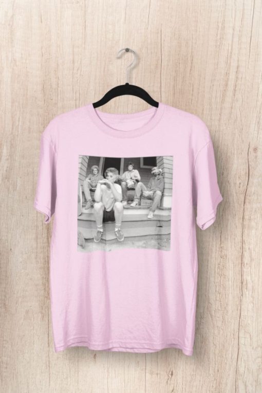 Golden Girls Funny Meme Unisex T-Shirt – Hanging Out Old School Black And White Squad Shirt
