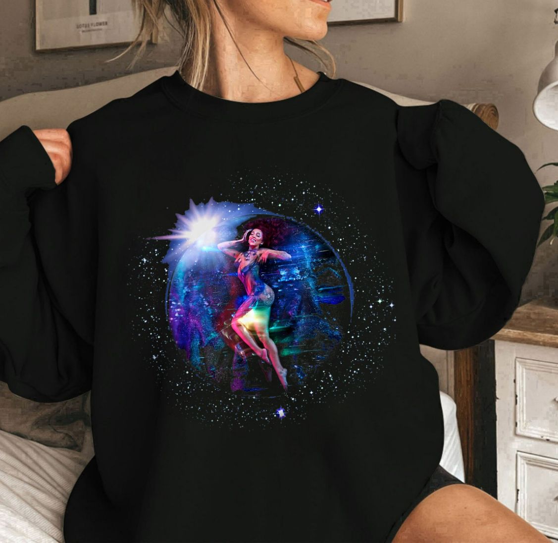 Doja Cat Planet Her Photo Vintage 90s Sweatshirt Doja Cat Planet Her Photo Vintage 90s Sweatshirt