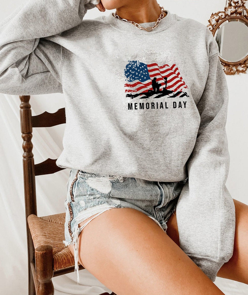 American Flag Flying Memorial Day Unisex T-Shirt American Flag Flying Memorial Day Unisex T-Shirt