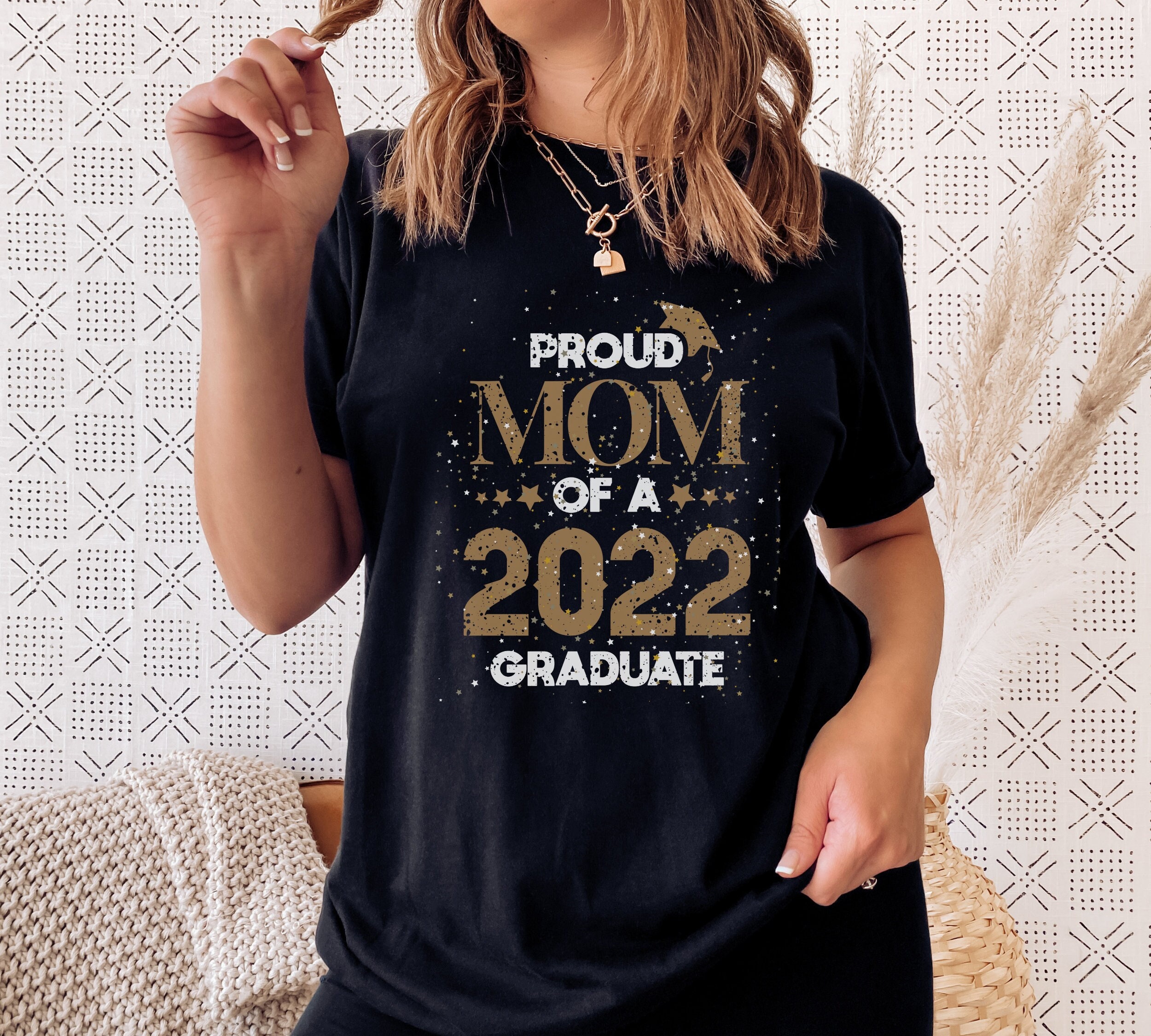 Art Style Proud Mum Of A 2022 Graduate Graduation Day Unisex T-Shirt Art Style Proud Mum Of A 2022 Graduate Graduation Day Unisex T-Shirt