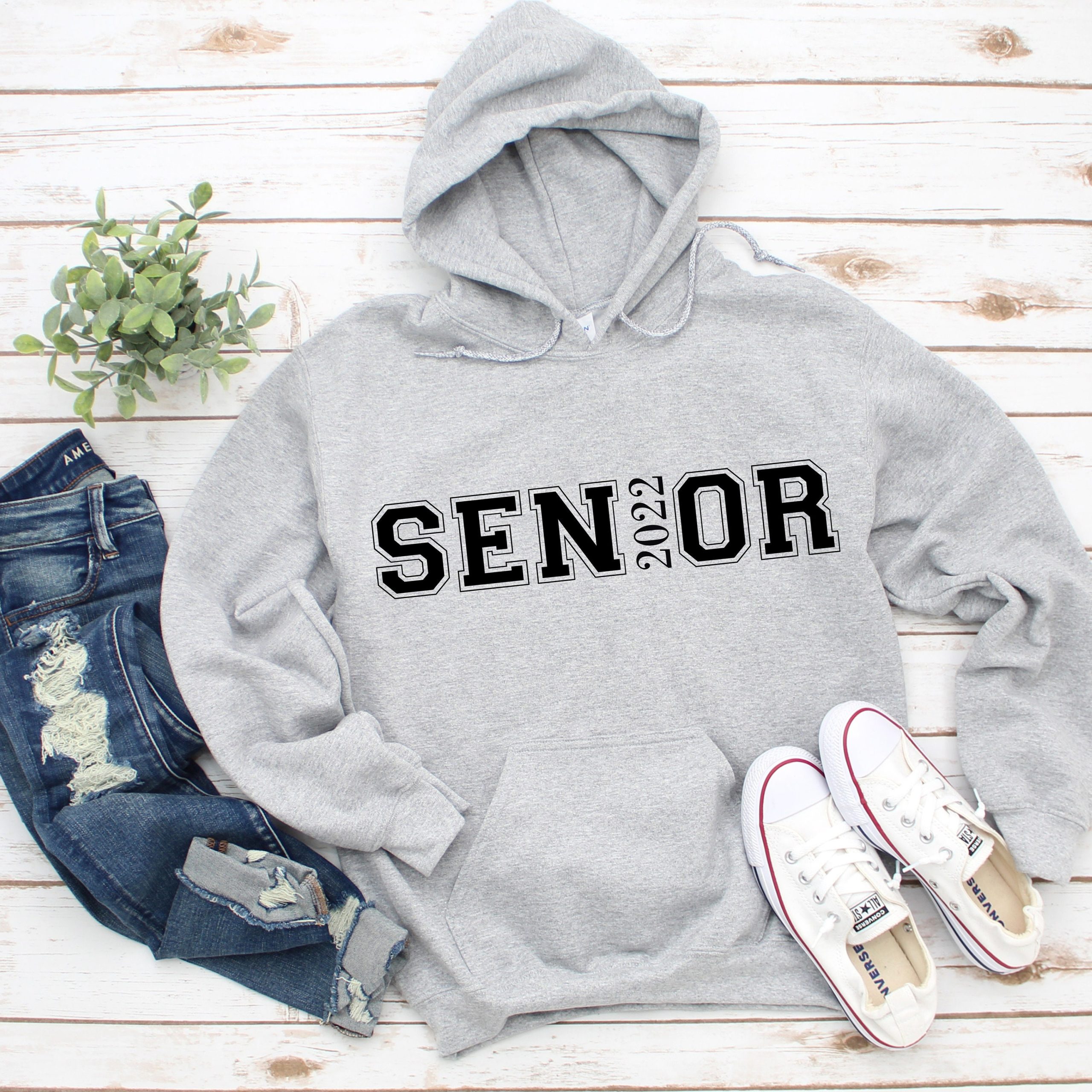 Classic Old Syle Senior 2022 Graduation Day Unisex T-Shirt Classic Old Syle Senior 2022 Graduation Day Unisex T-Shirt
