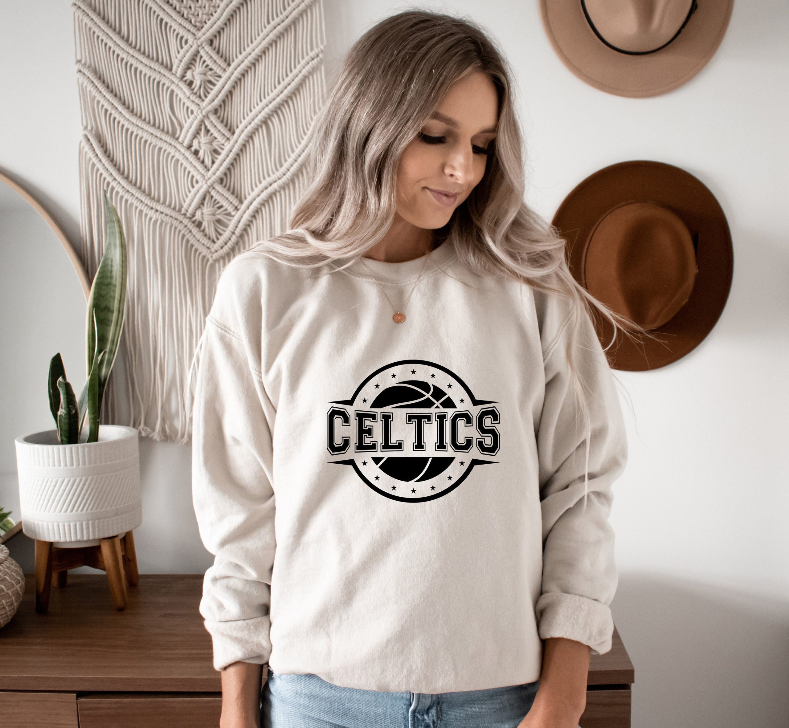 Classic Vintage Style Basketball Unisex Hoodie Classic Vintage Style Basketball Unisex Hoodie