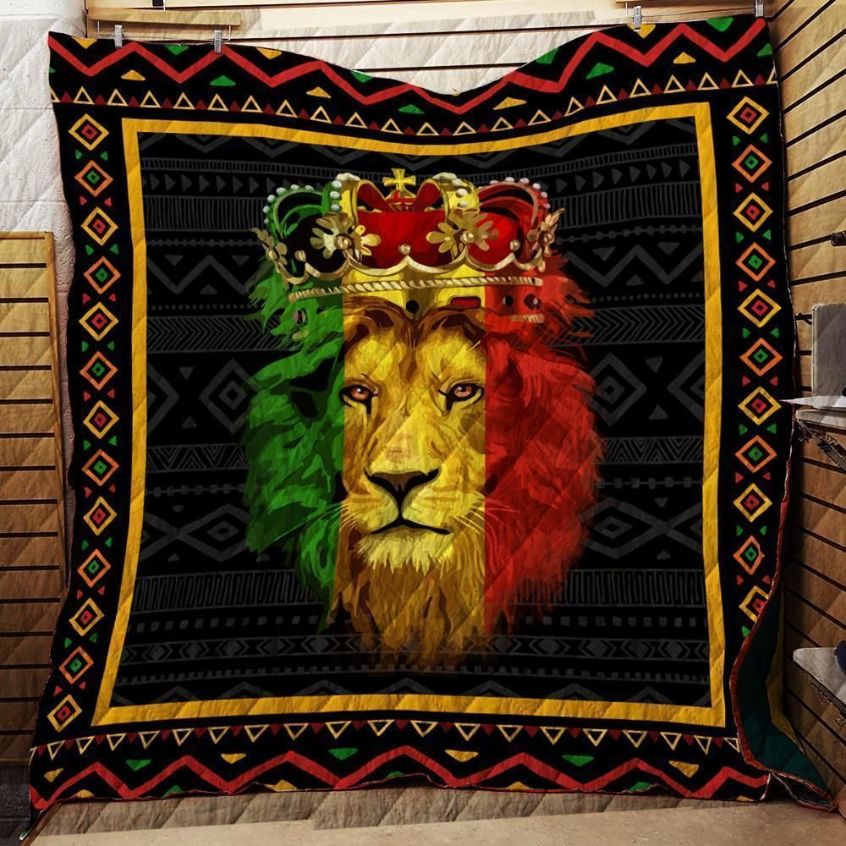 Lion King Wearing Crown Quilt Blanket Lion King Wearing Crown Quilt Blanket