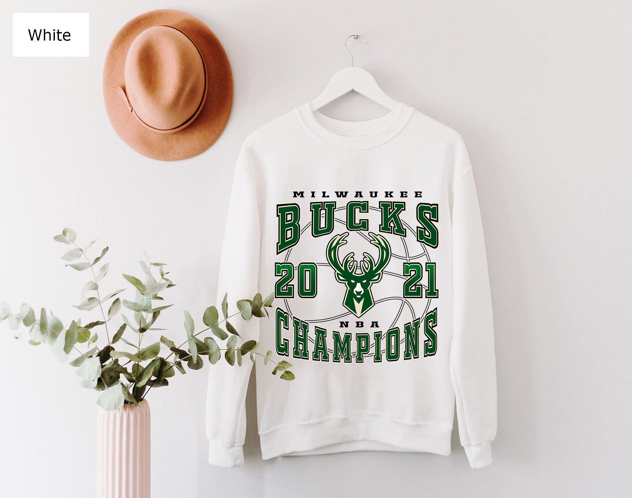 Vintage Style Milwaukee Bucks 2021 Basketball Unisex Sweatshirt Vintage Style Milwaukee Bucks 2021 Basketball Unisex Sweatshirt