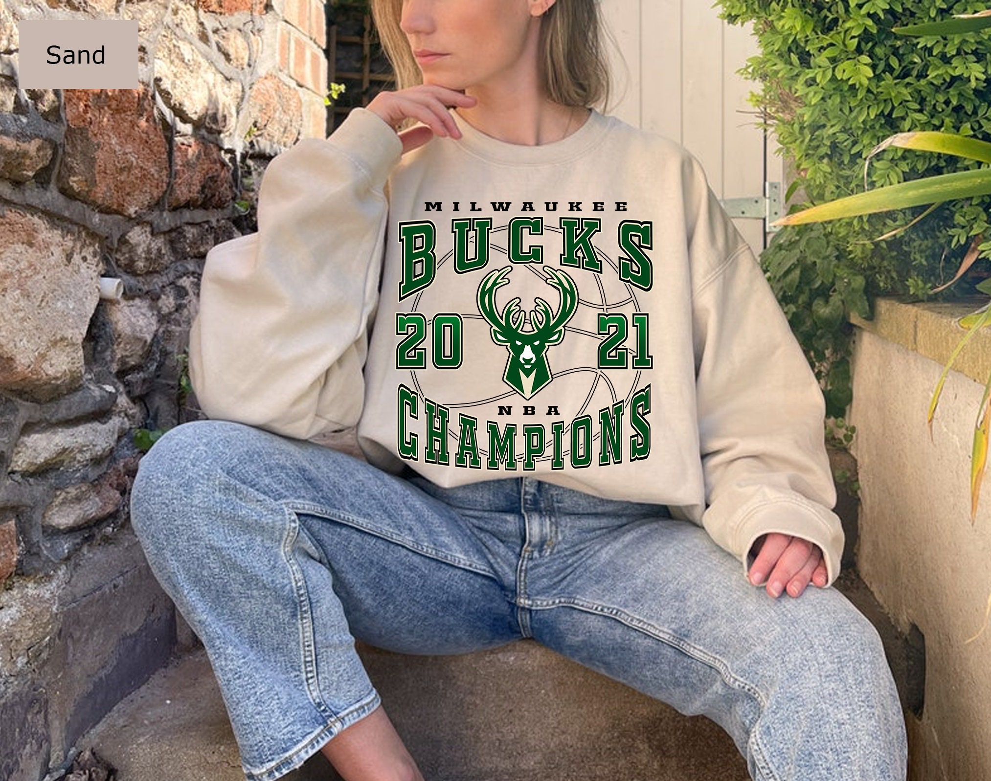 Vintage Style Milwaukee Bucks 2021 Basketball Unisex Sweatshirt Vintage Style Milwaukee Bucks 2021 Basketball Unisex Sweatshirt