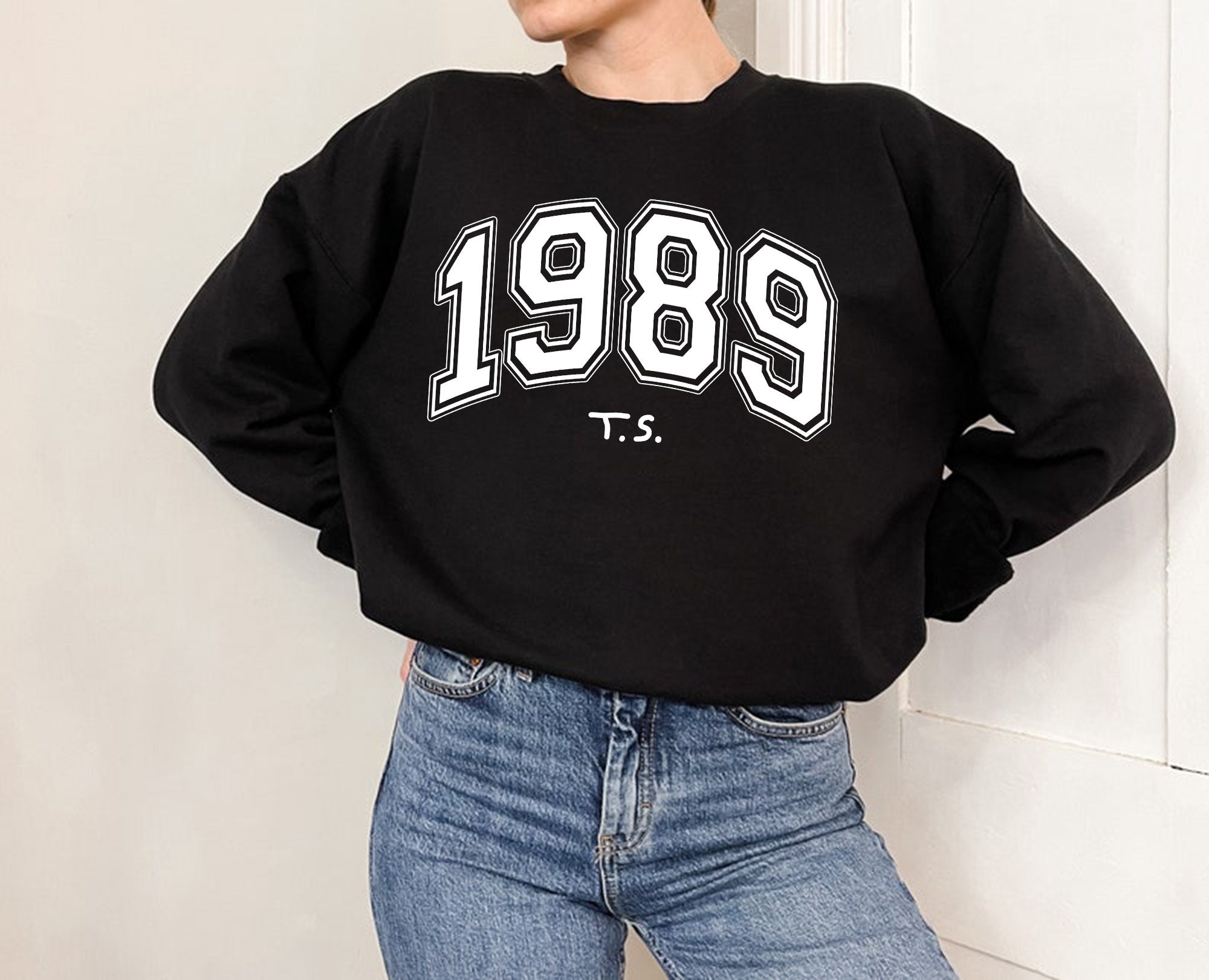 1989 Classic Déign Unisex Sweatshirt 1989 Classic Déign Unisex Sweatshirt