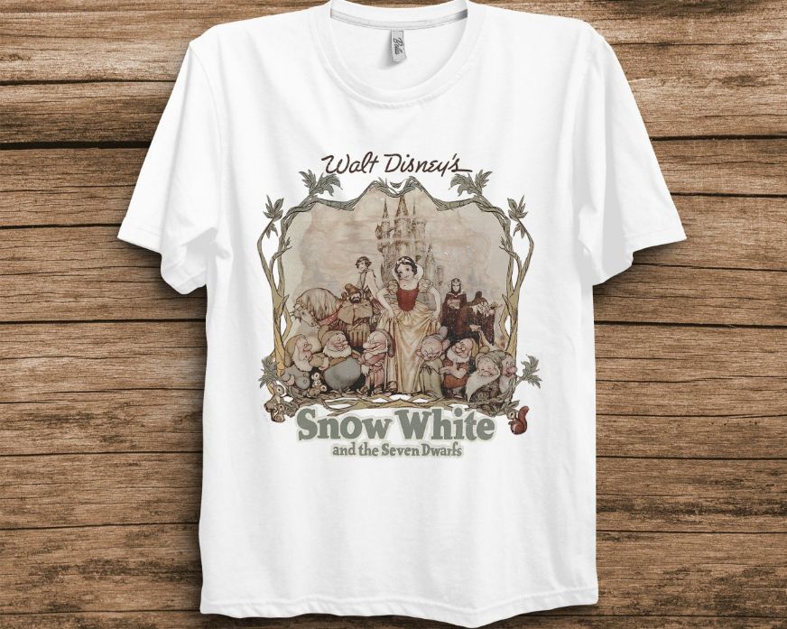 Disney Snow White And The Seven Dwarfs Vintage Portrait Unisex T-Shirt Disney Snow White And The Seven Dwarfs Vintage Portrait Unisex T-Shirt