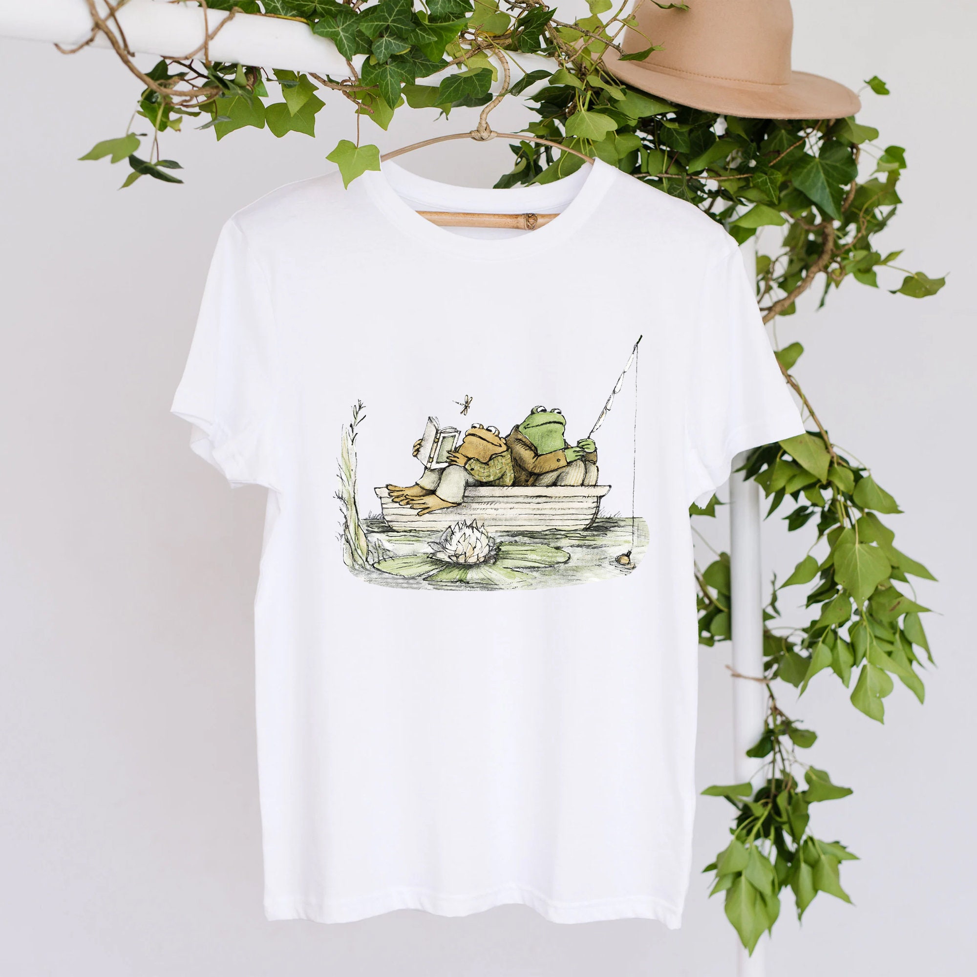 Frog And Toad Vintage Cottagecore Unisex T-Shirt Frog And Toad Vintage Cottagecore Unisex T-Shirt