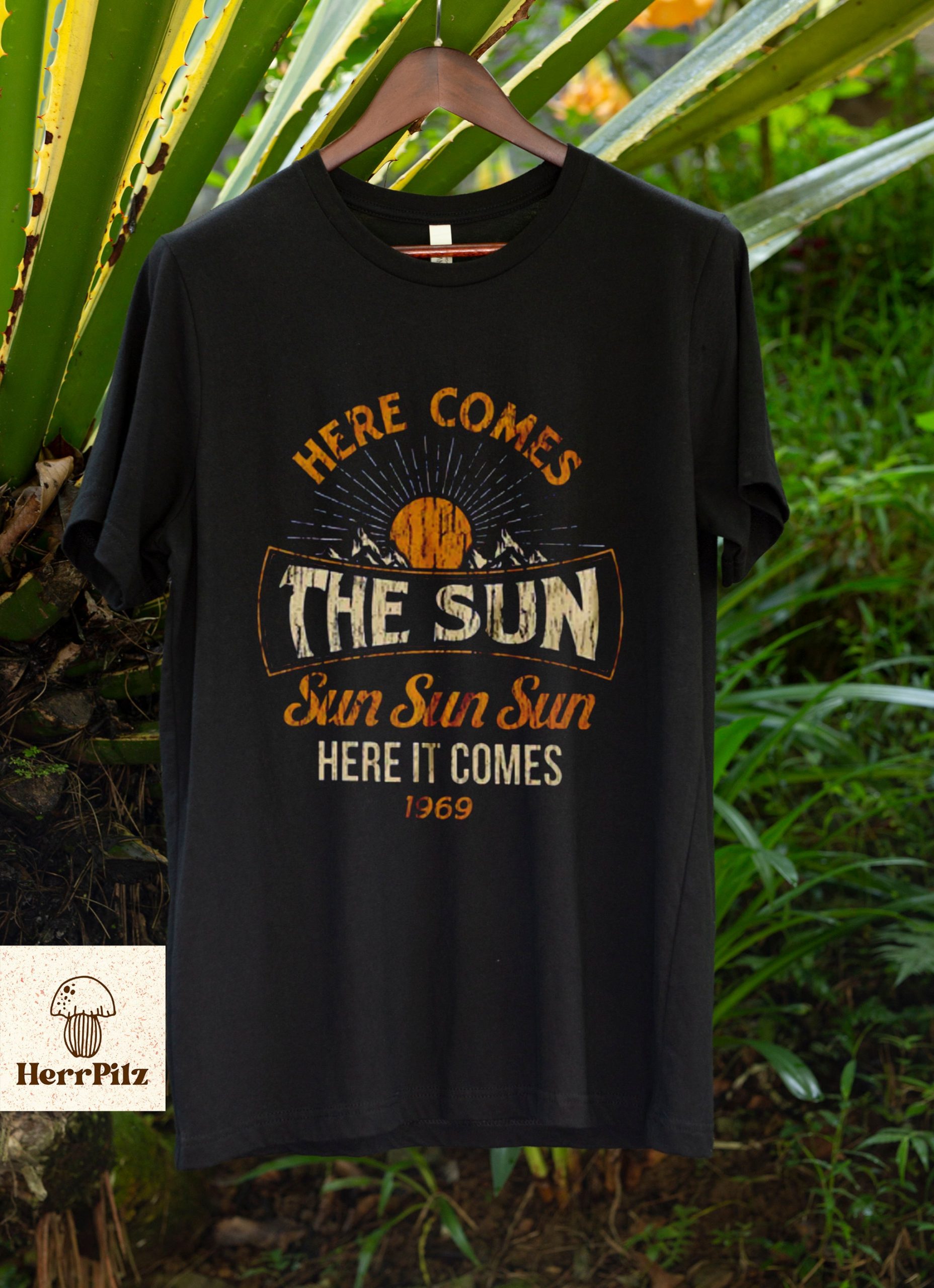 Here Comes The Sun Vintage Art Unisex T-Shirt Here Comes The Sun Vintage Art Unisex T-Shirt