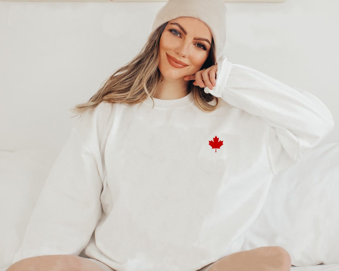 Maple Leaf Canadian Unisex Sweatshirt Maple Leaf Canadian Unisex Sweatshirt