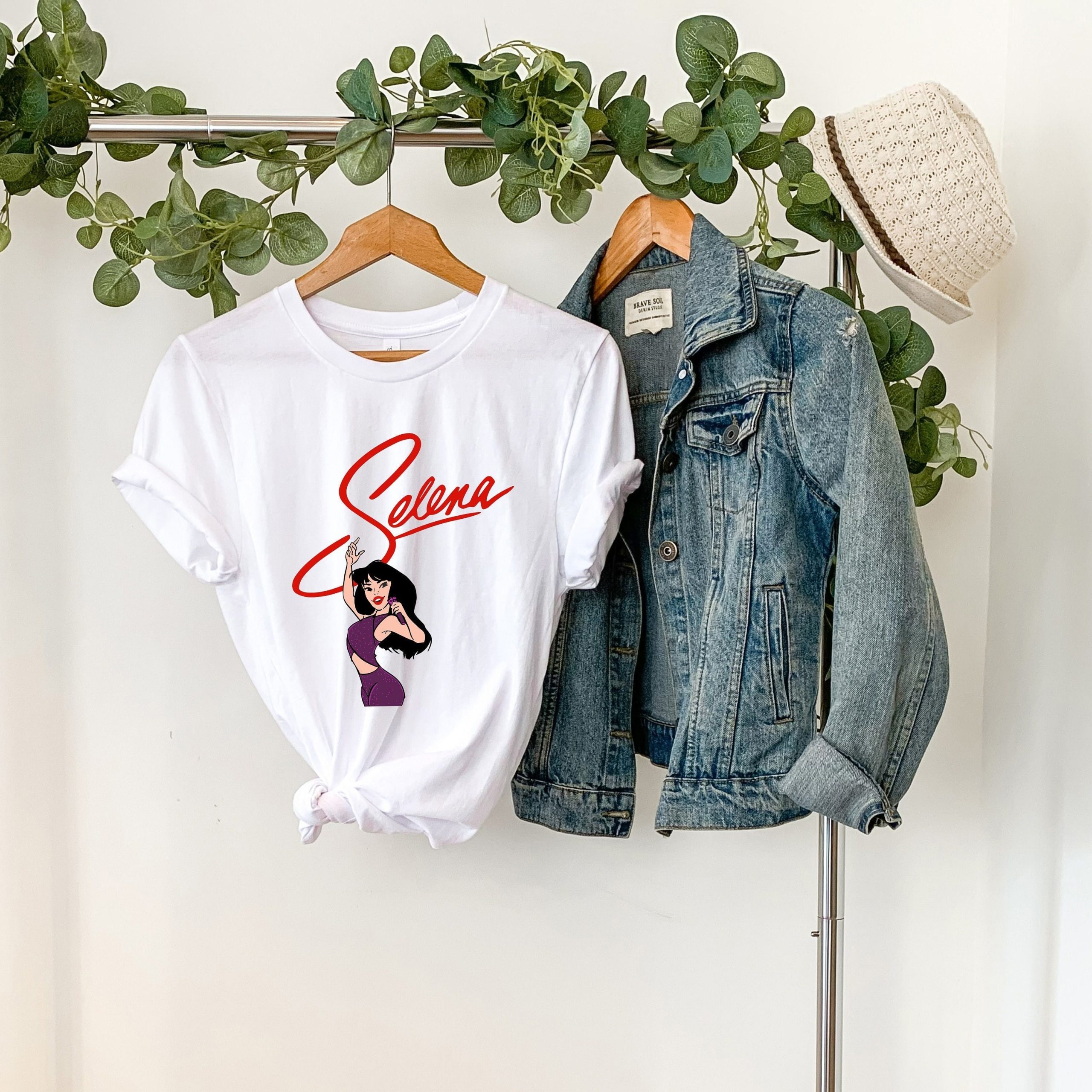 Selena La Reina Del Tejano Design Unisex T-Shirt Selena La Reina Del Tejano Design Unisex T-Shirt
