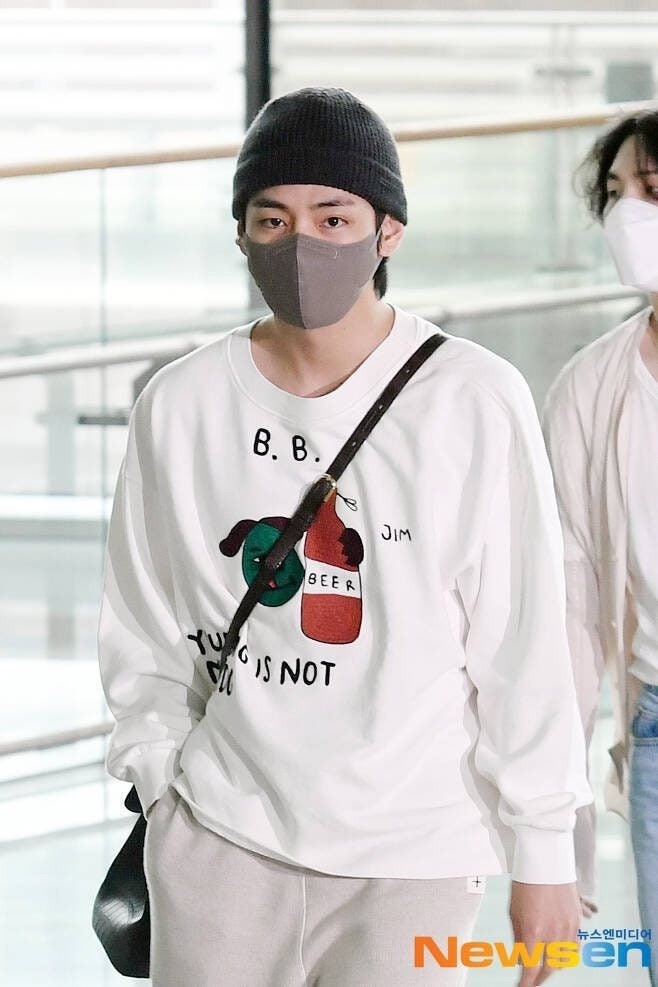 Taehyung Your Dog Is Not My Dog Bangtan Boys Unisex Sweatshirt Taehyung Your Dog Is Not My Dog Bangtan Boys Unisex Sweatshirt