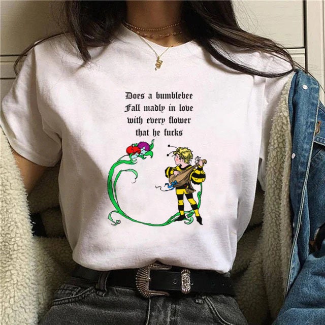 Does A Bumblebee Fall Madly In Love Boys Unisex T-Shirt Does A Bumblebee Fall Madly In Love Boys Unisex T-Shirt