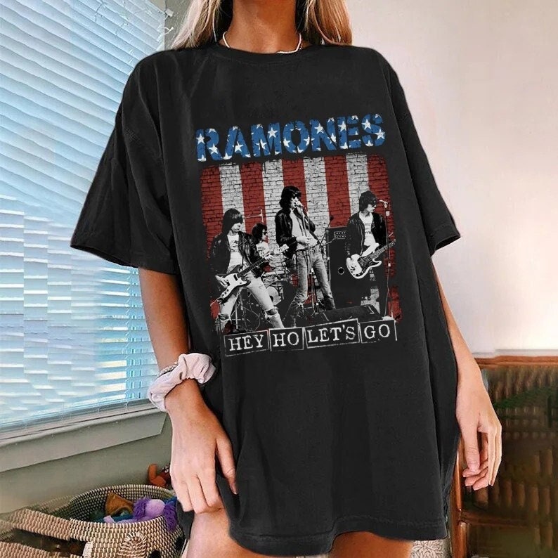 Ramones Style Retro Portrait Unisex T-Shirt Ramones Style Retro Portrait Unisex T-Shirt