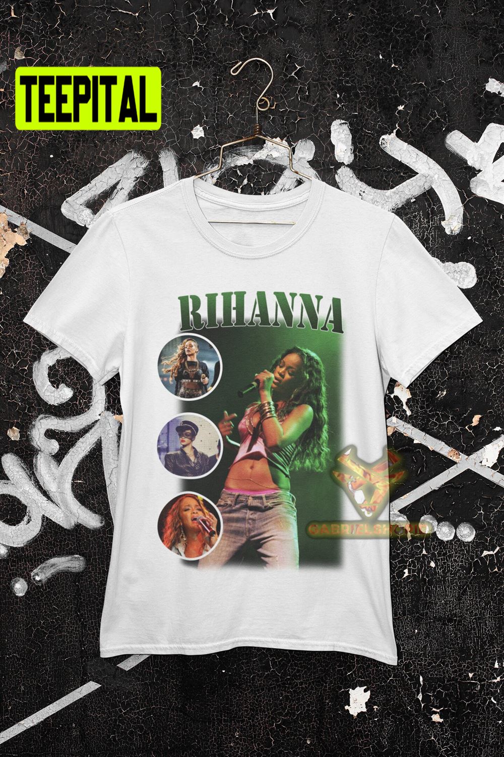 Rihanna Vintage Retro 80's 90's Unisex Sweatshirt Rihanna Vintage Retro 80's 90's Unisex Sweatshirt