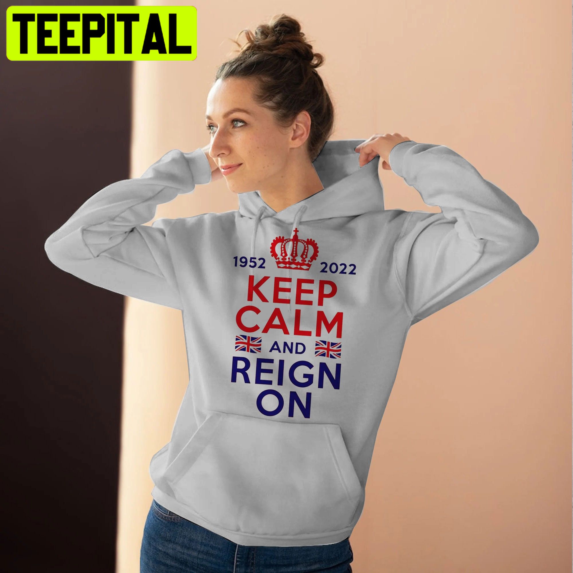 1952 2022 Keep Calm And Reign On Unisex Shirt 1952 2022 Keep Calm And Reign On Unisex Shirt