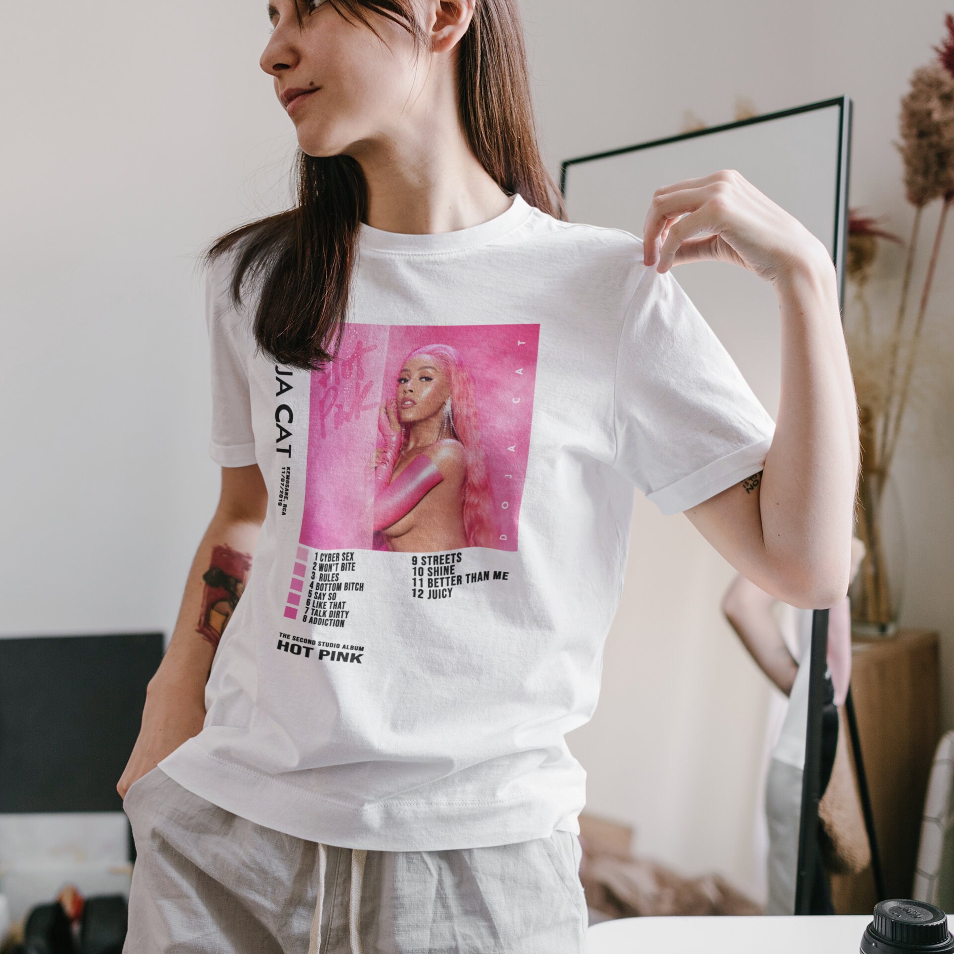 Dojacat Hot Pink Aesthetic Art Unisex T-Shirt Dojacat Hot Pink Aesthetic Art Unisex T-Shirt
