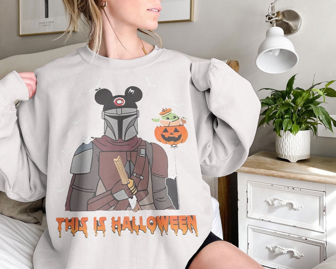 The Mandalorian Pumkin Star Wars Baby Yoda Cute Disney Halloween Unisex Sweatshirt The Mandalorian Pumkin Star Wars Baby Yoda Cute Disney Halloween Unisex Sweatshirt