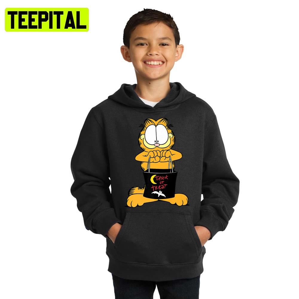 Garfield Cat Trick Or Treat Halloween Illustration Hoodie Garfield Cat Trick Or Treat Halloween Illustration Hoodie