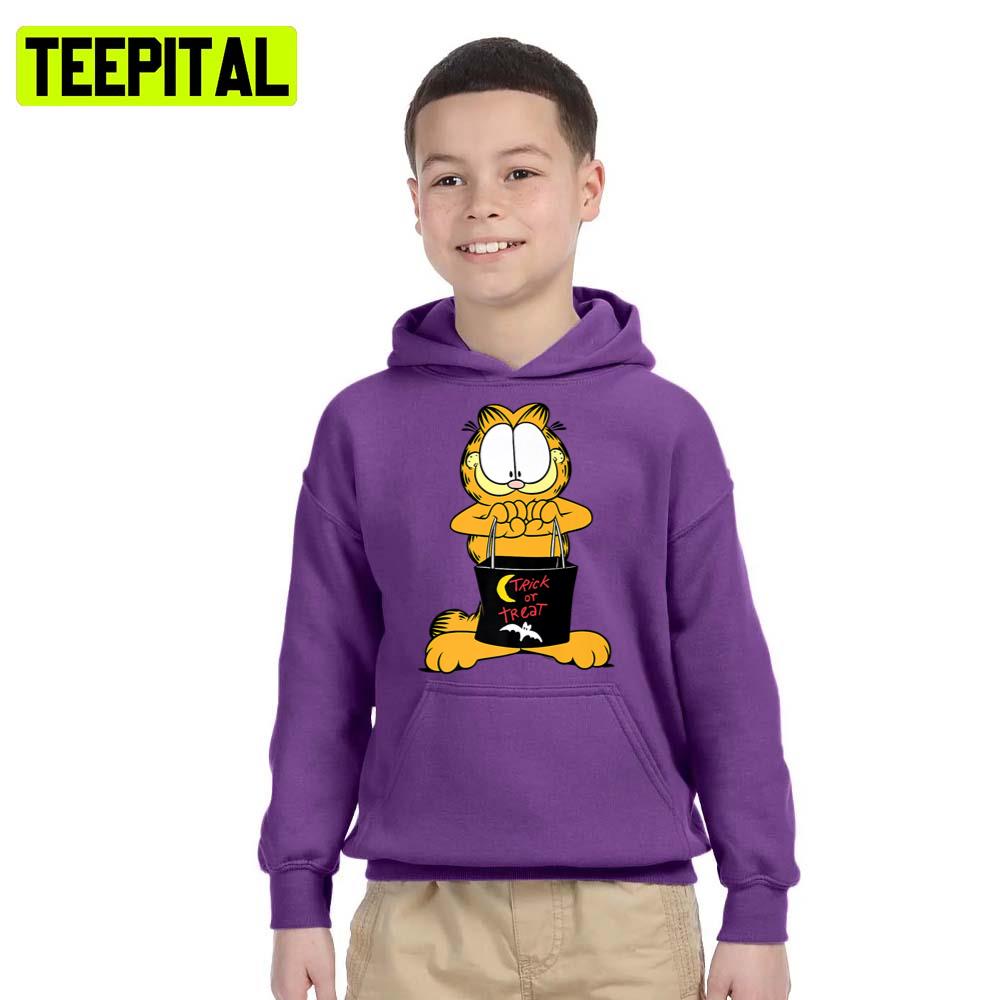 Garfield Cat Trick Or Treat Halloween Illustration Hoodie Garfield Cat Trick Or Treat Halloween Illustration Hoodie