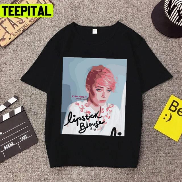 Lipstick Blouse Maison Margiela Kiss Unisex T-Shirt Lipstick Blouse Maison Margiela Kiss Unisex T-Shirt