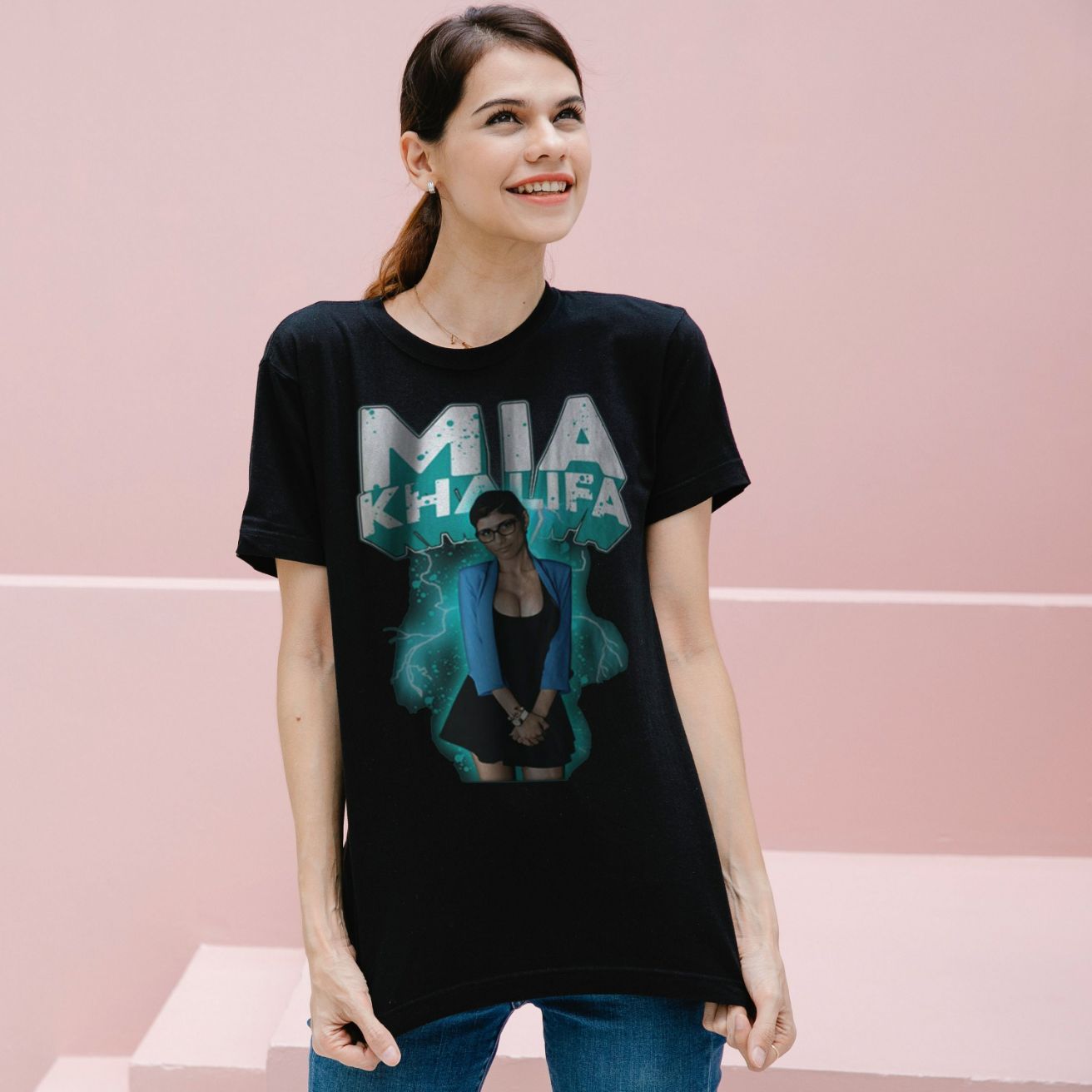 Mia Khalifa Vintage Unisex T-Shirt Mia Khalifa Vintage Unisex T-Shirt