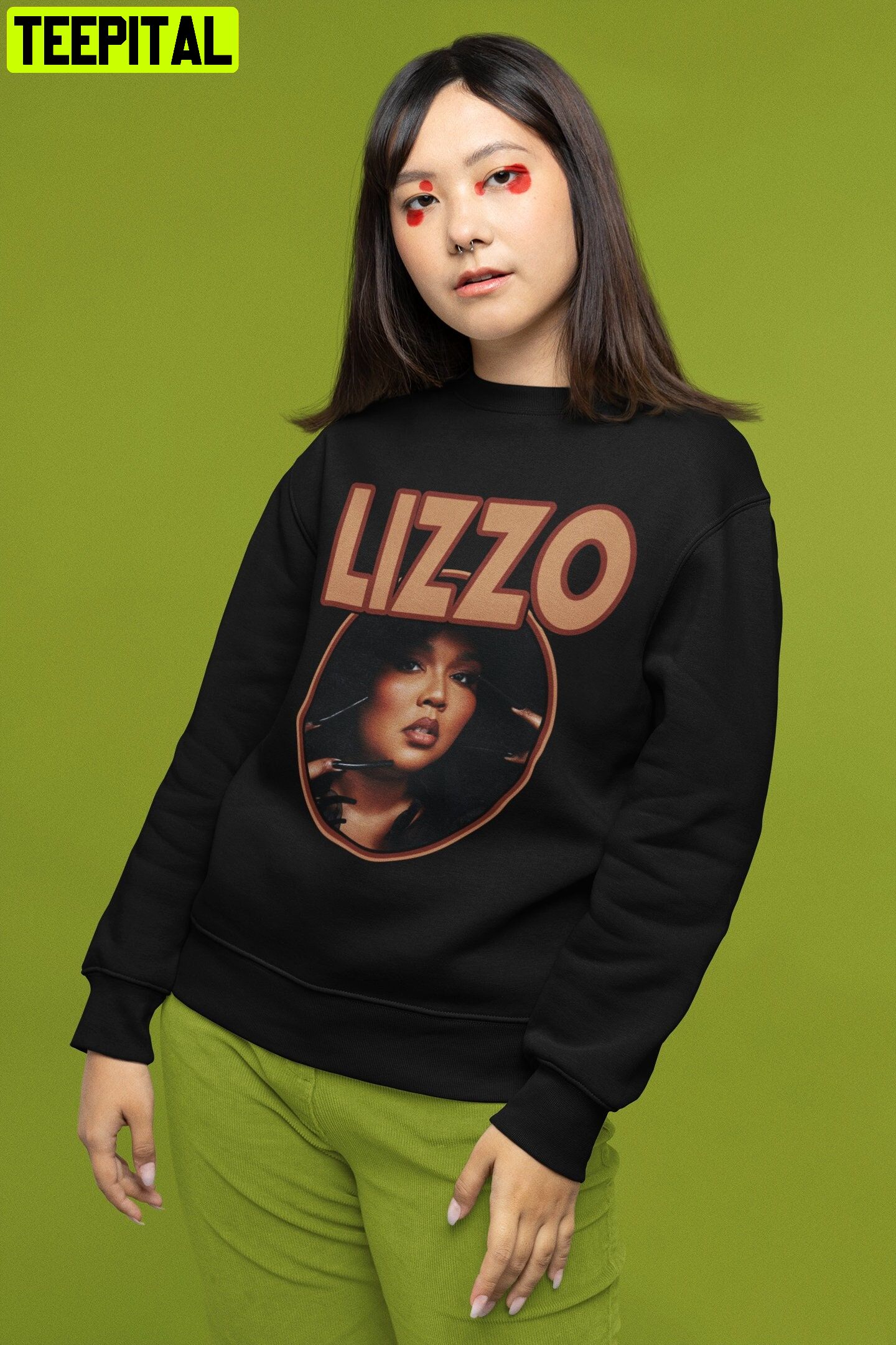 Lizzo Retro 90s Rap Hiphop Retro Design Sweatshirt Lizzo Retro 90s Rap Hiphop Retro Design Sweatshirt