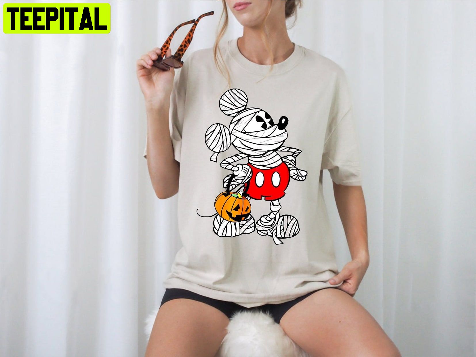Mickey Mickey Mouse Halloween Unisesx T-Shirt Mickey Mickey Mouse Halloween Unisesx T-Shirt