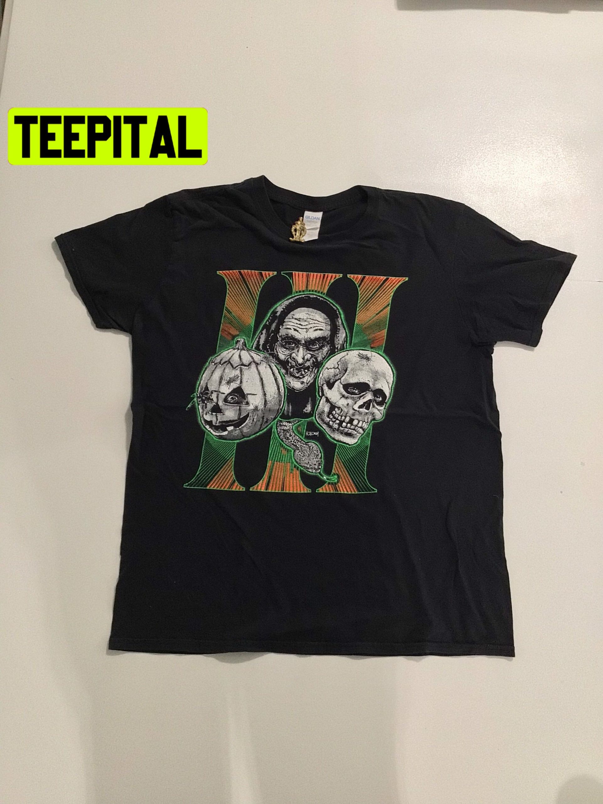 Vintage 90s Halloween Iii Season Of The Witch Film 1982 Trending Unisex T-Shirt Vintage 90s Halloween Iii Season Of The Witch Film 1982 Trending Unisex T-Shirt