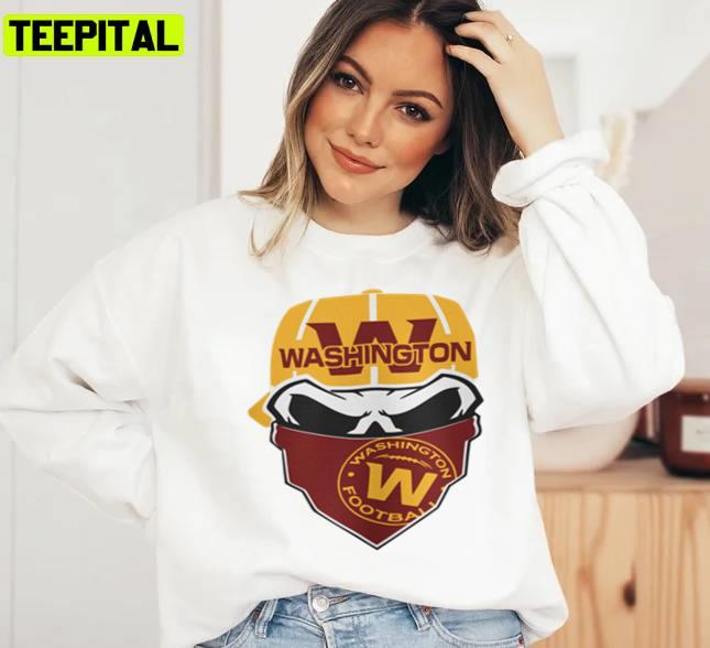 Vintage Skull Loves Washington Commanders Football Unisex T-Shirt Vintage Skull Loves Washington Commanders Football Unisex T-Shirt