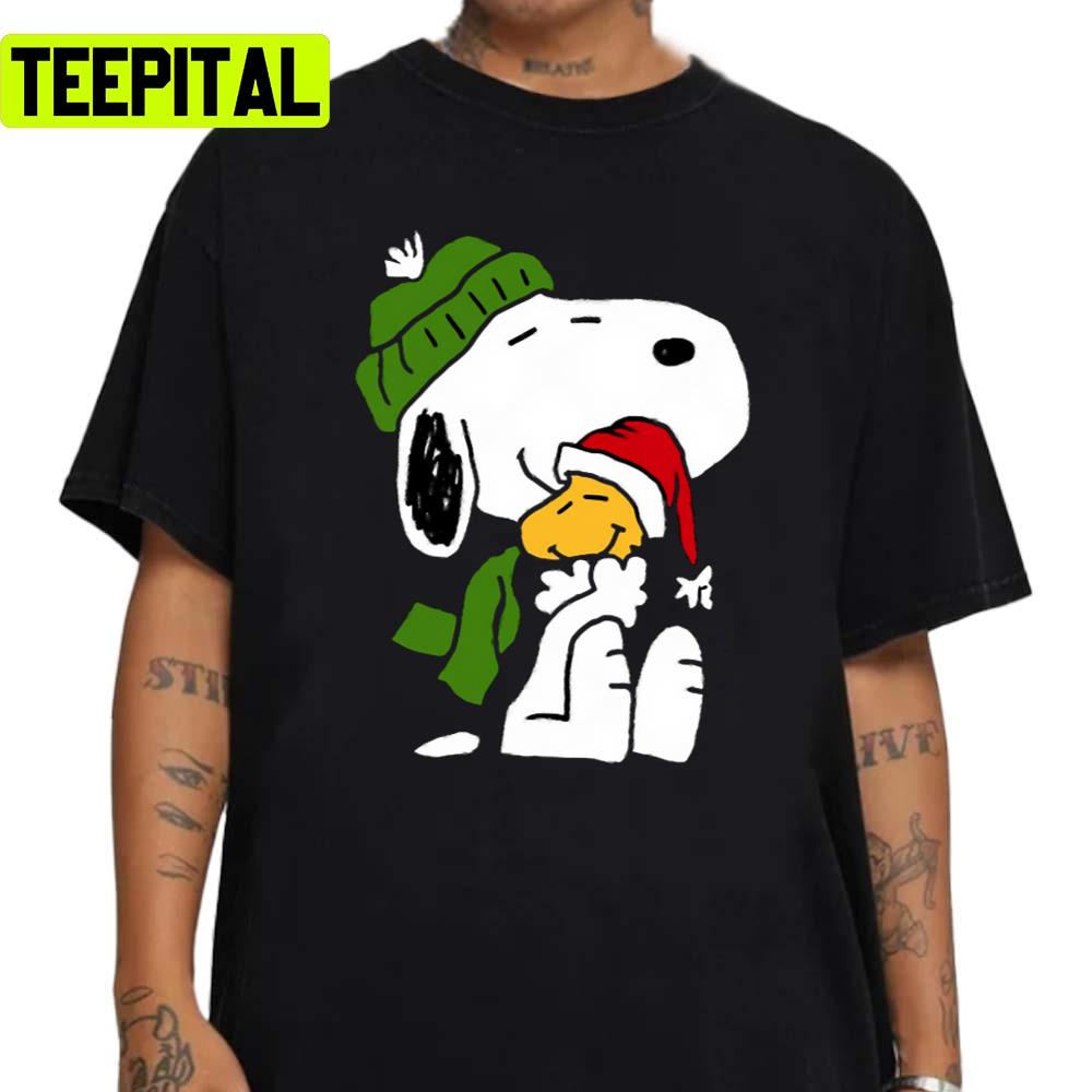 Beagle Hug Christmas Peanuts Unisex Sweatshirt Beagle Hug Christmas Peanuts Unisex Sweatshirt